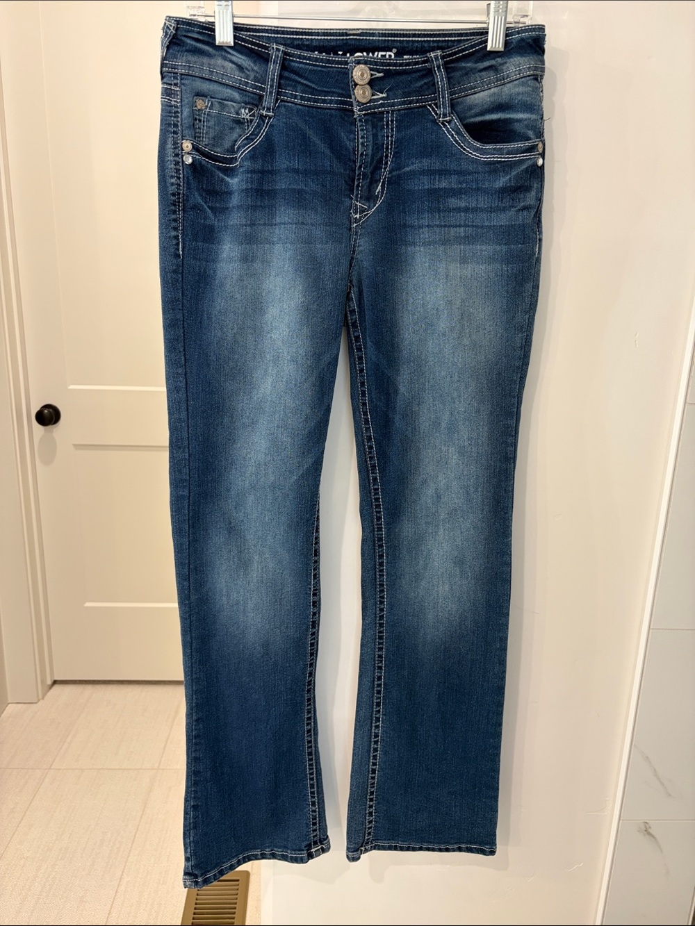 Wallflower Women's Medium Blue Boot Cut Jeans